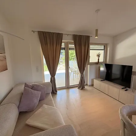 Donau-loft Near And Highway