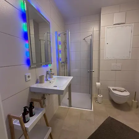 アパート Donau-loft Private Parking Near And Highway *