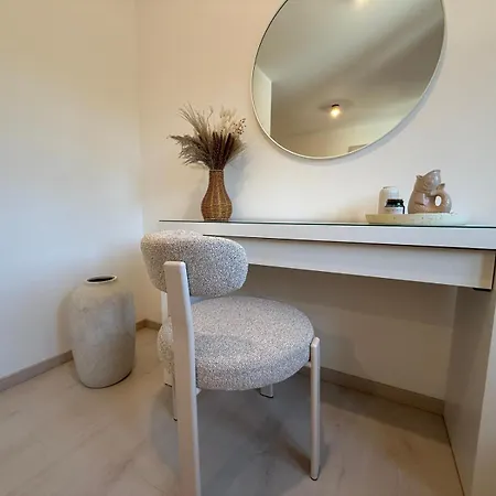 Donau-loft Near And Highway