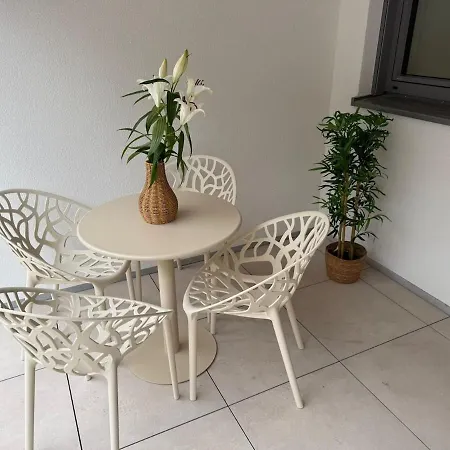 Donau-loft Near And Highway